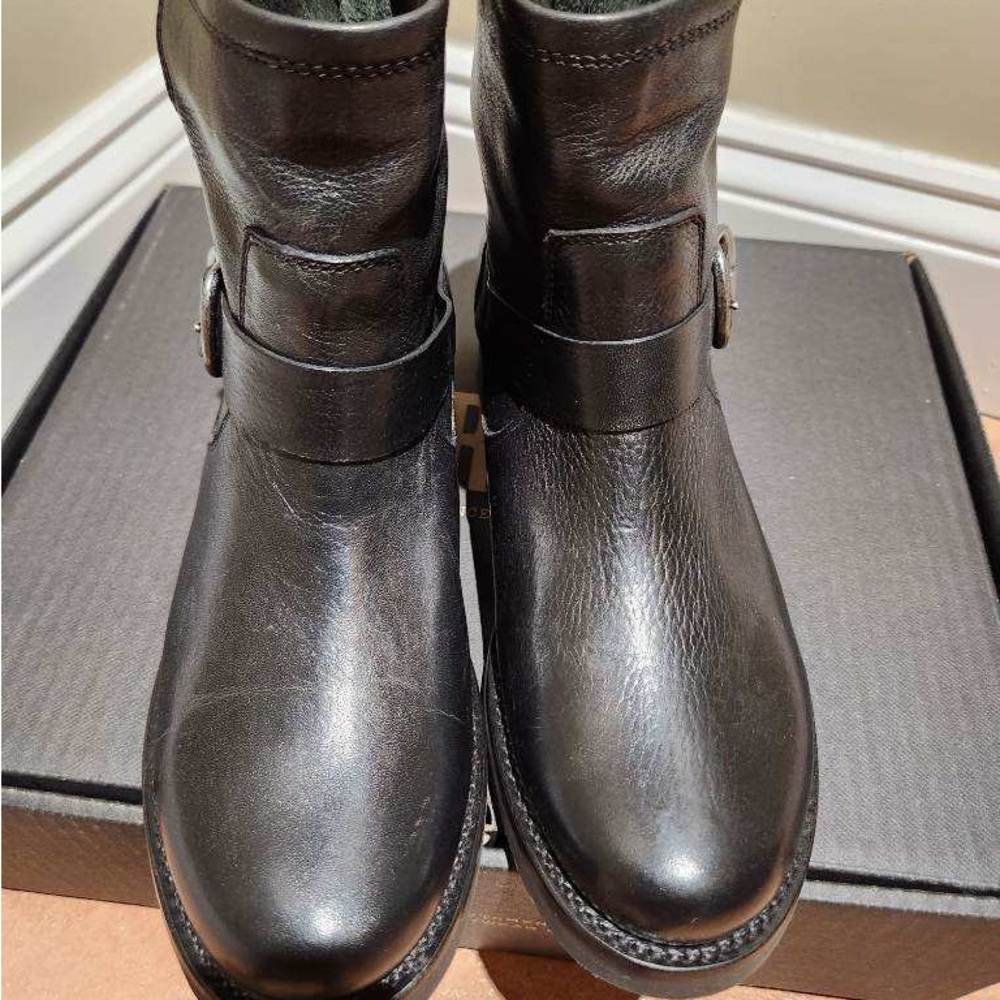 Black 100% leather Frye boots.
